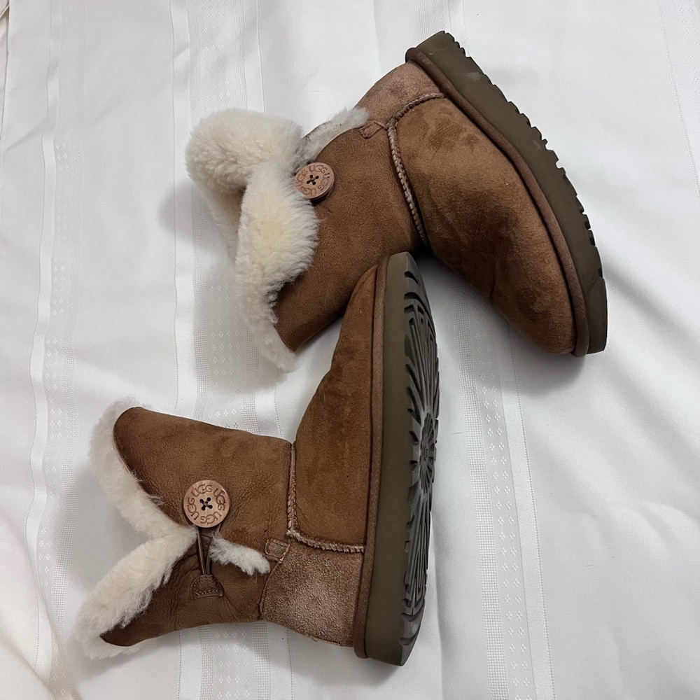 Bailey Button Uggs - image 1
